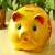 傾泡陶磁器の金豚の贮金箱はお金を贮めるための贮金箱です。